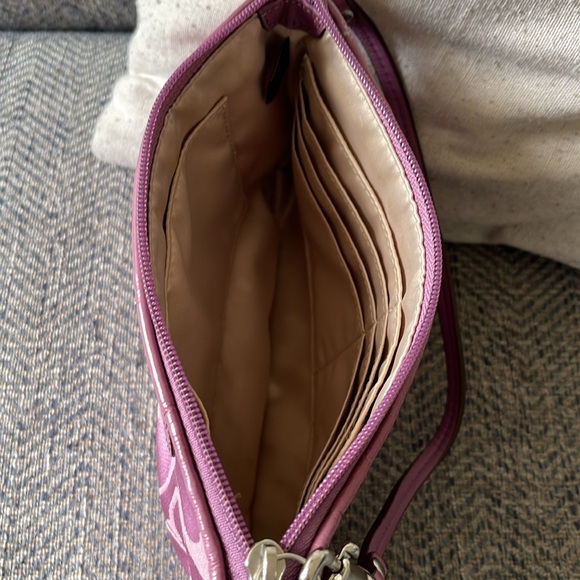 Coach Light Purple Canvas C Signature Patent Leather Trim Wristlet Wallet - Picture 11 of 16